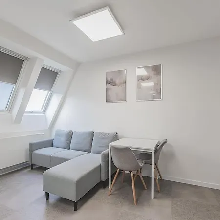 Flat In A Calm Neighbourhood 2 아파트 프라하