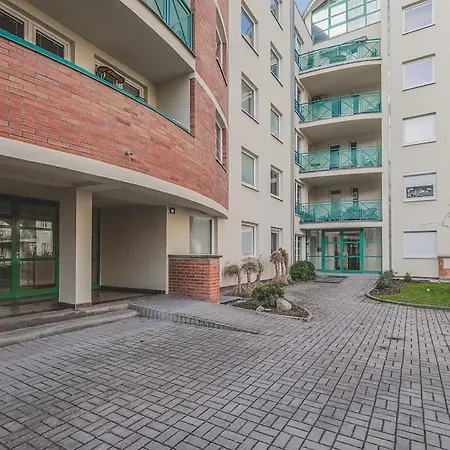 Flat In A Calm Neighbourhood 2 아파트 *