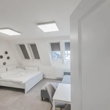 아파트 Flat In A Calm Neighbourhood 2